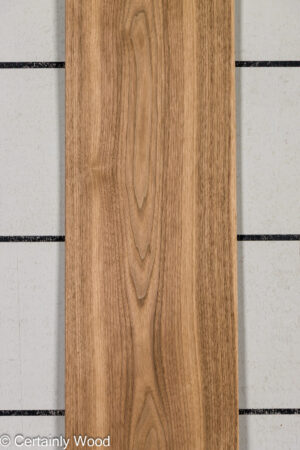1/18 WALNUT 26109-1