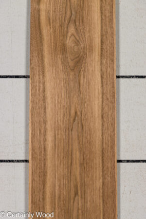 1/18 WALNUT 26109-2A